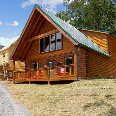 The 3 Bears Is A Newly Built 3 Bedroom Cabin Only 3 Minutes From The Parkway! Pigeon Forge Exteriér fotografie